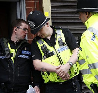 806x378-uk-police-ransack-home-hold-muslim-children-at-gunpoint-1491932337001-800x378