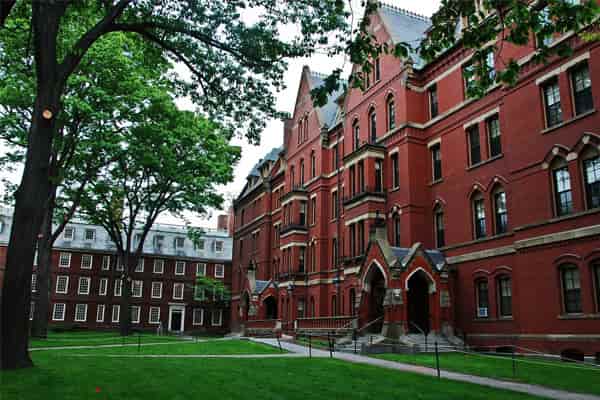 Harvard-Universitesi-