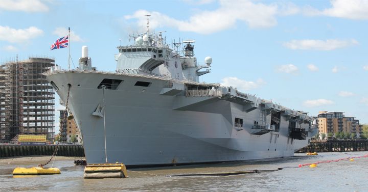 Türkiye, İngiltere�den HMS Ocean helikopter gemisini almak için
