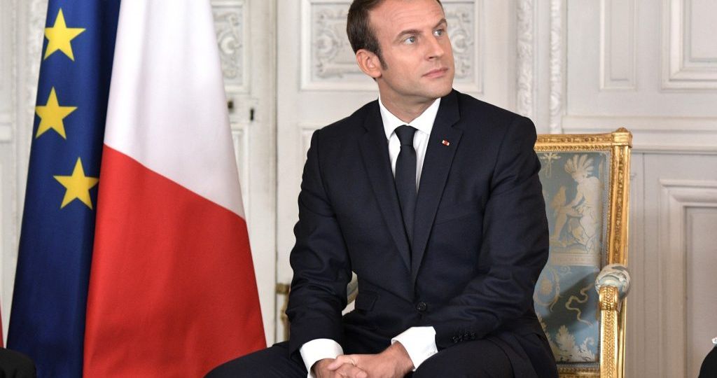 Vladimir_Putin_and_Emmanuel_Macron_2017-05-29_06-1024x632