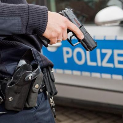 Schiesswuetige-Polizei-Fragen-und-Antworten-Warum-Polizisten-zur-Waffe-greifen_image_630_420f_wn