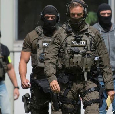 Almanyada-aşırı-sağcı-polisler