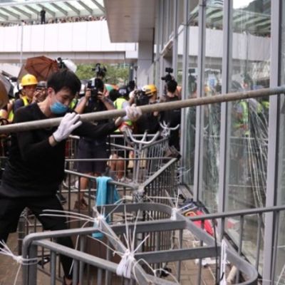 Hong Kong olayları Çin’i köşeye sıkıştırdı