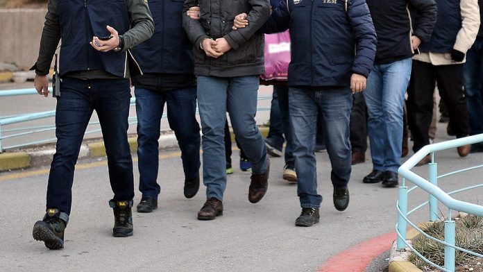 FETÖ'nün Hava Kuvvetleri yapılanması soruşturmasında 17 gözaltı kararı