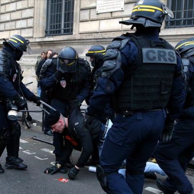 Fransız polisinden halka ve gazetecilere orantısız güç
