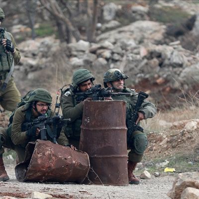 İsrail askeleri işgalci
