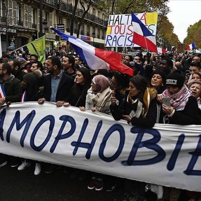 Fransa’da Müslümanlara yönelik baskılar giderek artıyor