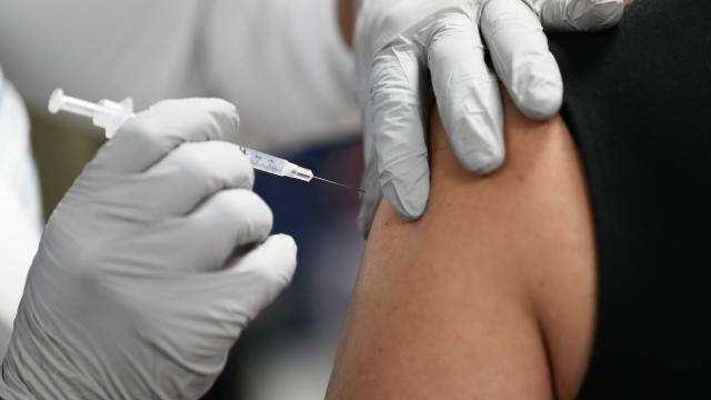Fransa’nın aşı yapmadığı gurbetçilere Türkiye sahip çıktı