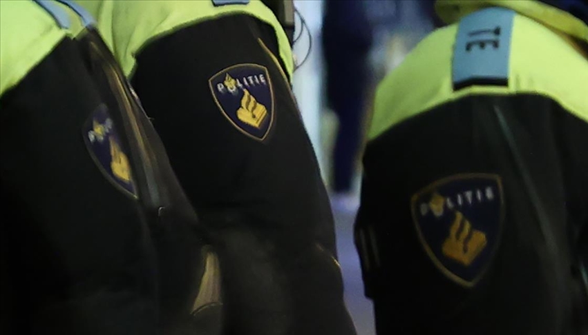 hollanda-polisinden-ırkçı-mesajlaşma