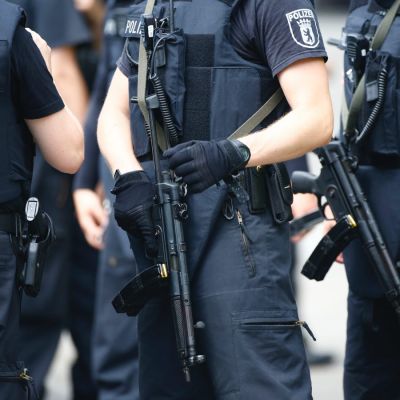 Alman polisinden AA muhabirine saldırı
