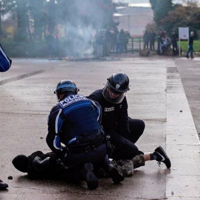 Fransız polisinden öğrencilere şiddet