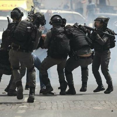 İşgalci İsrail askerlerinden gazetecilere şiddet