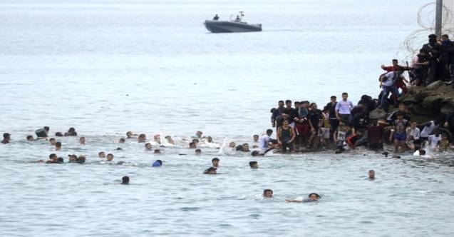 İspanya göçmenleri denize attı