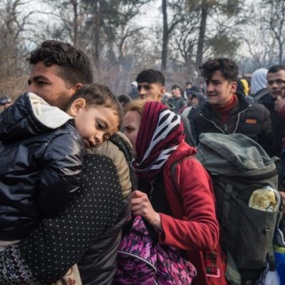 Yunan güçleri, göçmenlere acımasızca müdahale ediyor