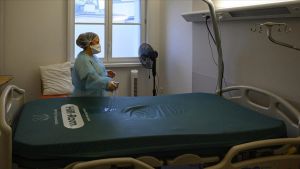 Fransadaki-hastaneler-de-yatak-sayisi-yüzde-yirmi-azaltildi