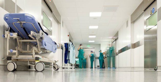 Fransadaki-hastaneler-de-yatak-sayilari-azaltildi